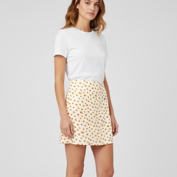 NWT REVOLVE WeWoreWhat Daisy Floral Satin Mini A Line Slip Skirt Women’s Small - Picture 2 of 7